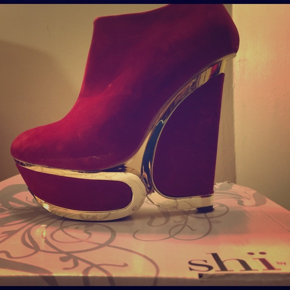 Shï by Journeys - Picture 2 of 3