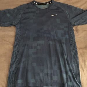 Nike running top