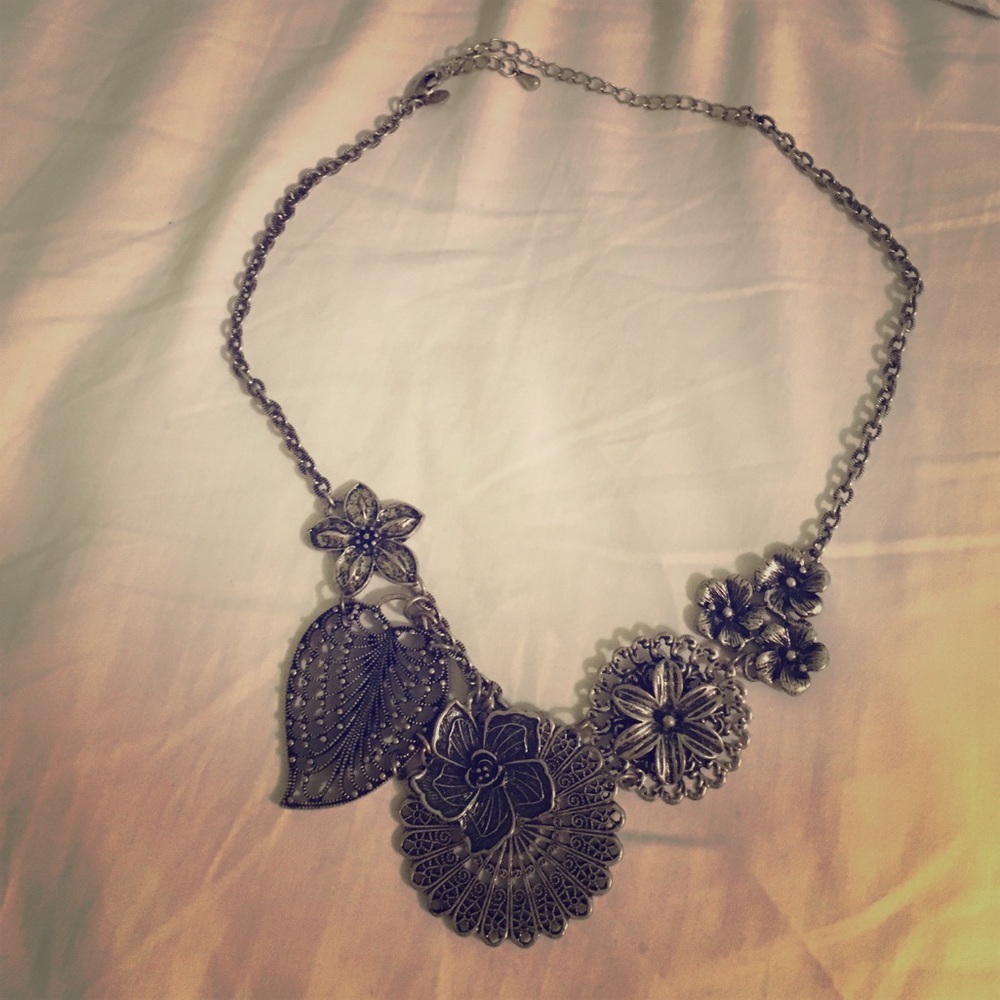 Premier Designs Botanical Necklace