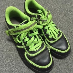Nike lime green black Cassidy shoes 9