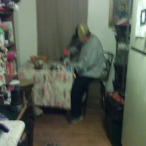 Meet your Posher, Gloria