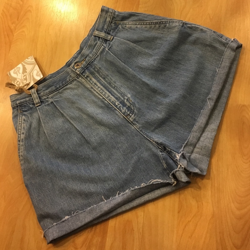 VINTAGE Liz Claiborne high waist pleated & cuffed