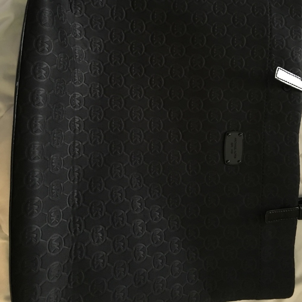 Purse - Picture 2 of 4