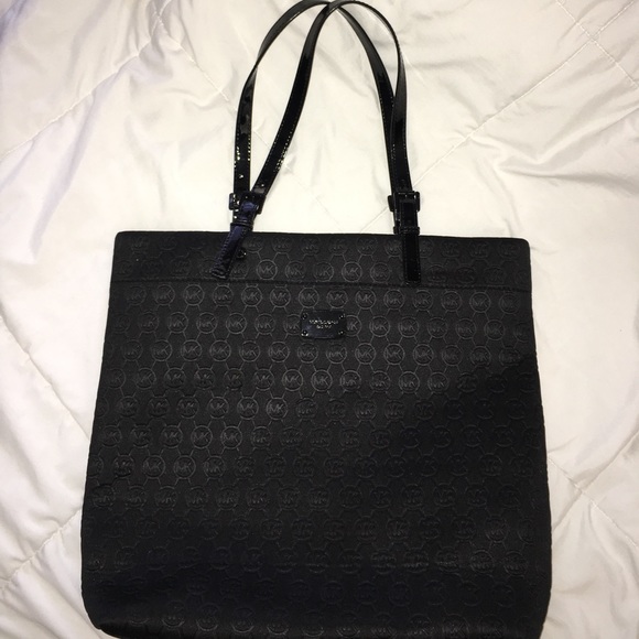 Purse - Picture 1 of 4