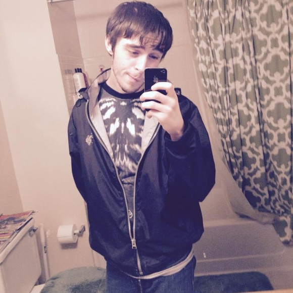 Meet your Posher, Devin - Picture 1 of 1