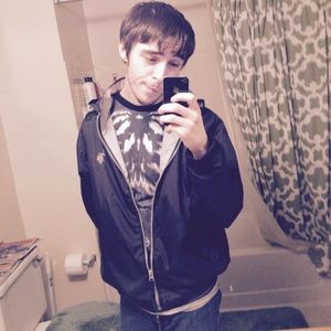 Meet your Posher, Devin