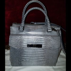 NOW YOU SEE IT 👀 BRAHMIN Malia Satchel GONE 🔜