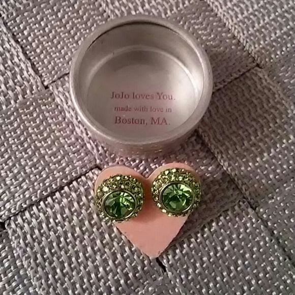 Like New JoJo Bling lime green earrings - Picture 1 of 4