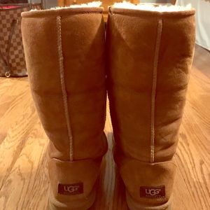 Tan Uggs