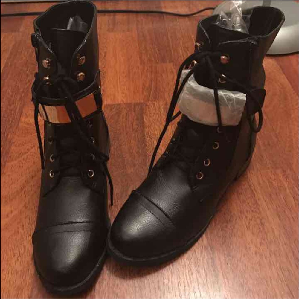 Bucco boots