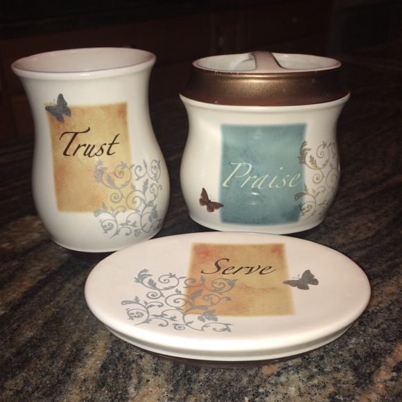 Other - 3pc Bath Set  🛀🏻 Inspirational