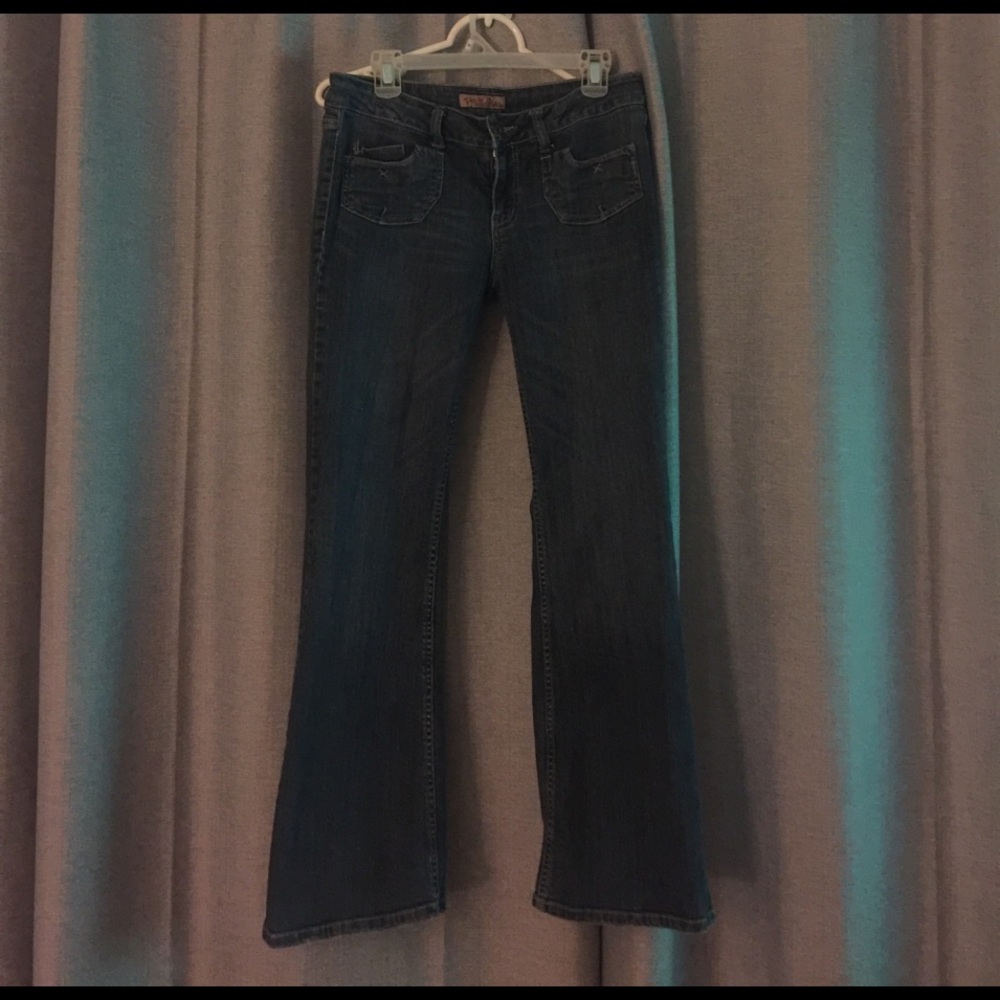 Extremely low cut jeans