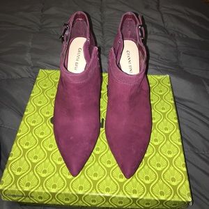 Gianni Bini, Primo Vino color (maroon). Size 8