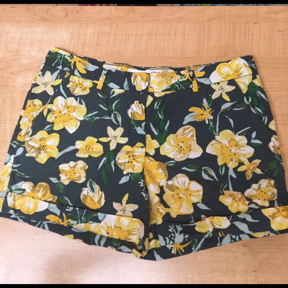 Joe Fresh floral shorts Sz 8 midrise