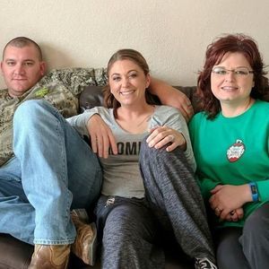 Meet your Posher, Alma