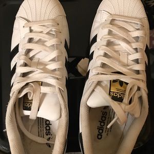 Adidas superstars😍😍