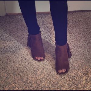 Fringe Peep toe booties