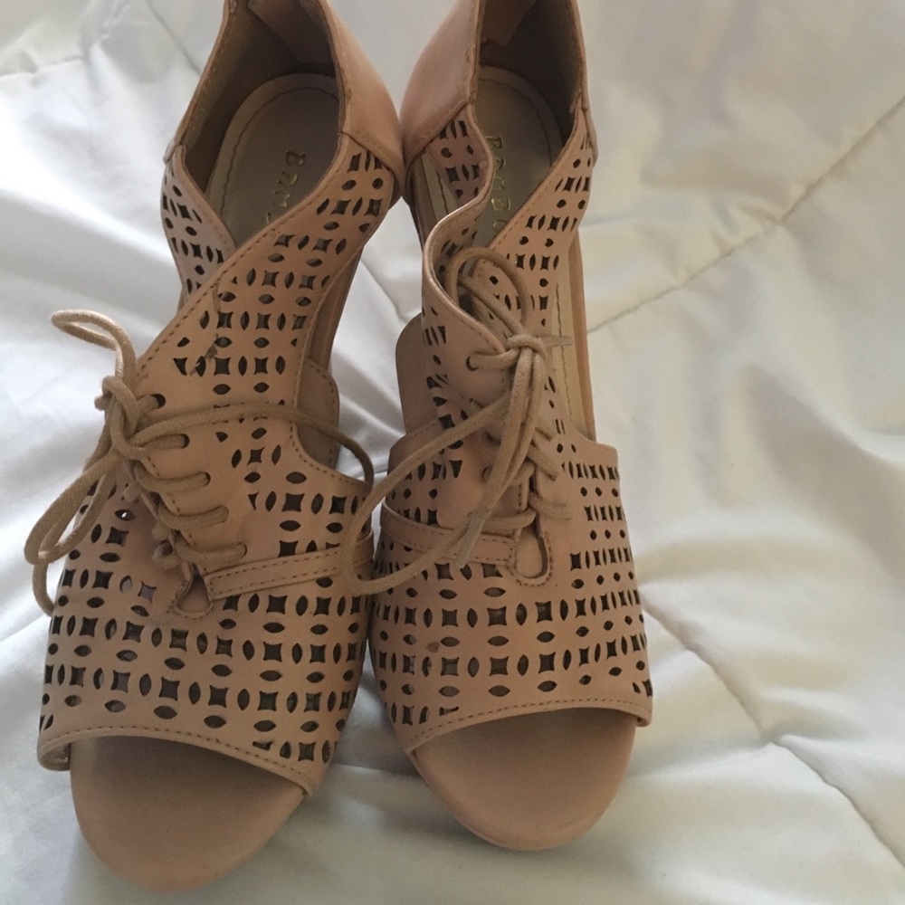 Shoes - Picture 2 of 4