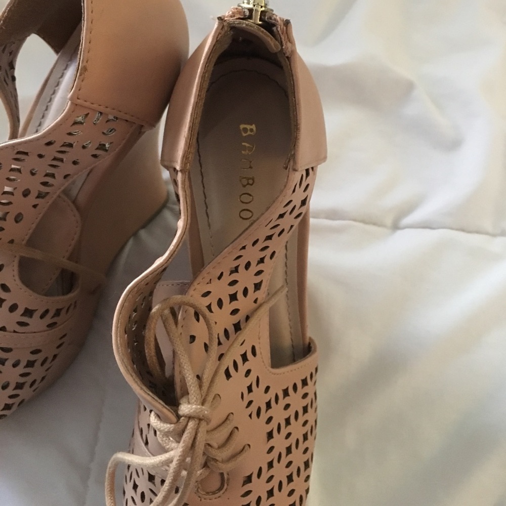 Shoes - Picture 3 of 4