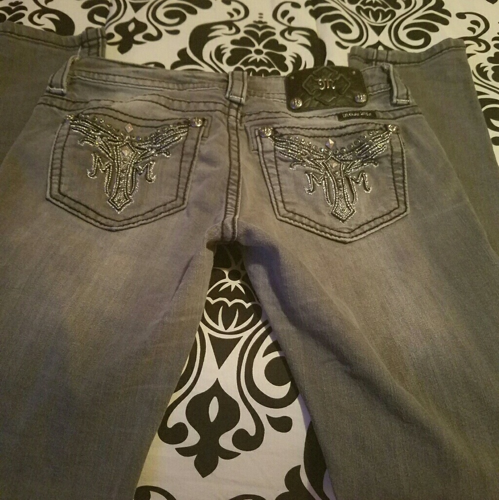 Miss Me jeans a smaller size 27 skinny