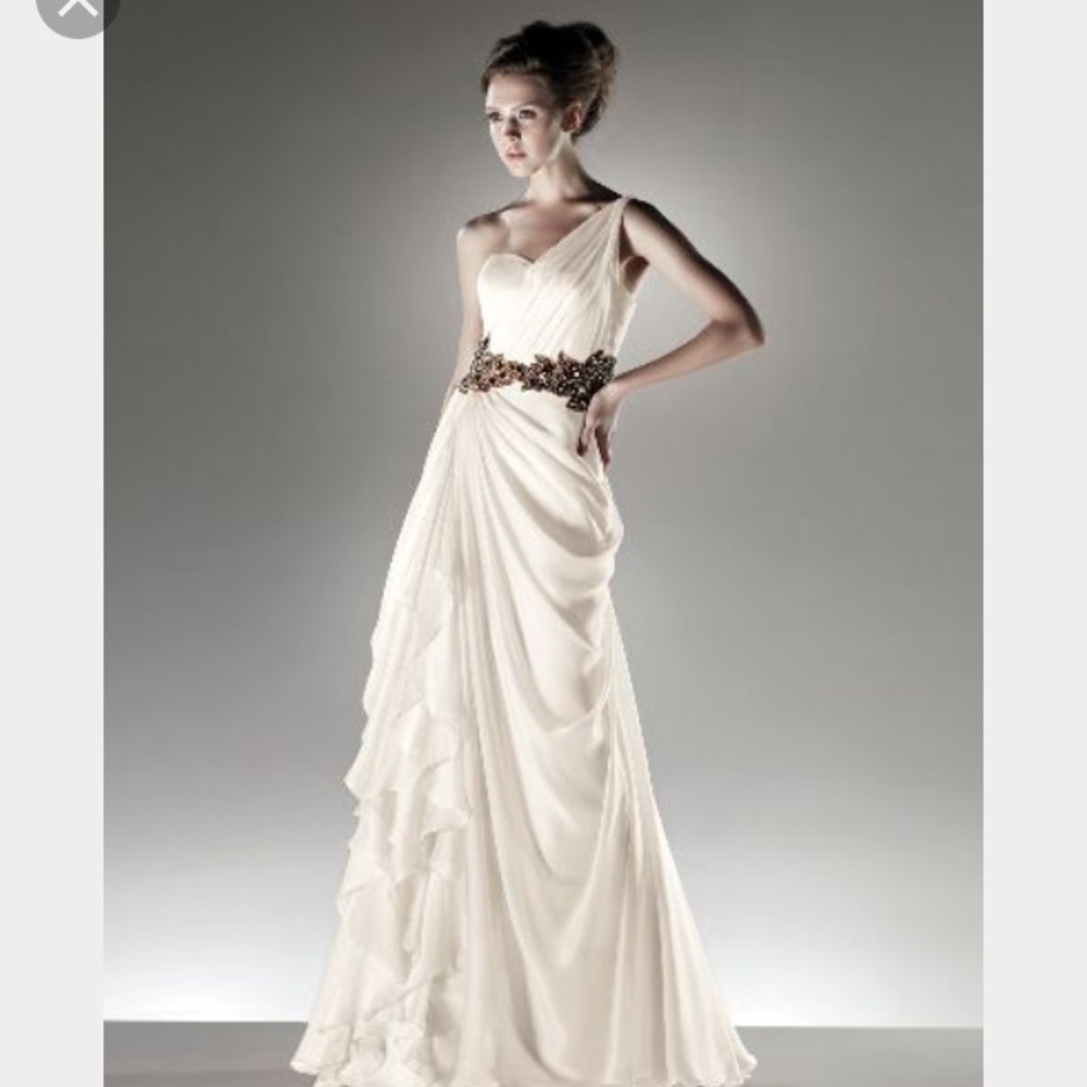 PROM- Love Enzoani Special Occassion Formal Dress
