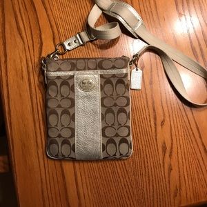Authentic Coach Sm. Cross body Bag
