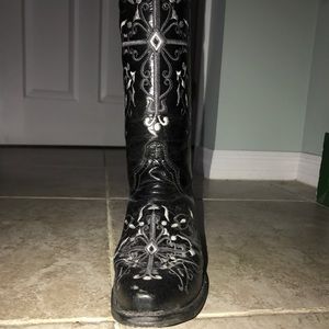 boots size 8 1/2