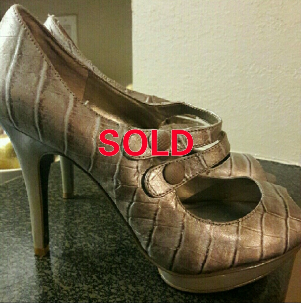 Carlos Santana shoes