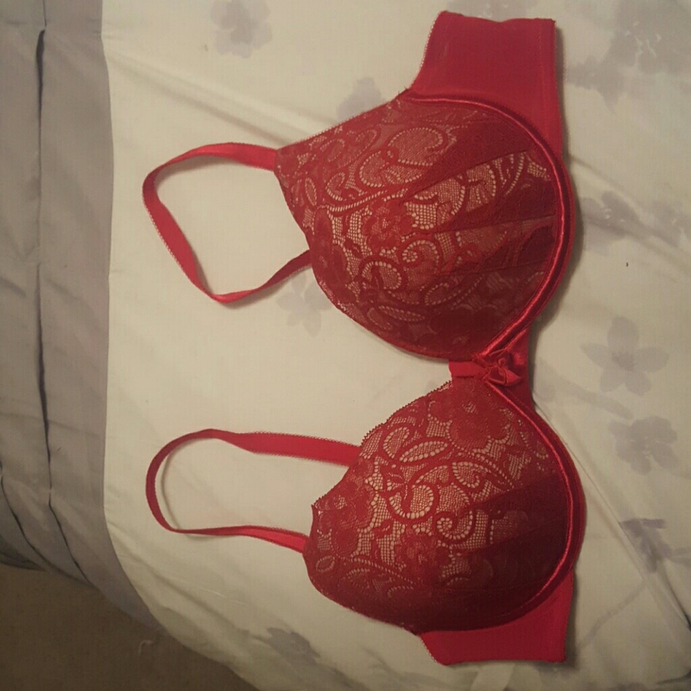 Red lace pushup bra