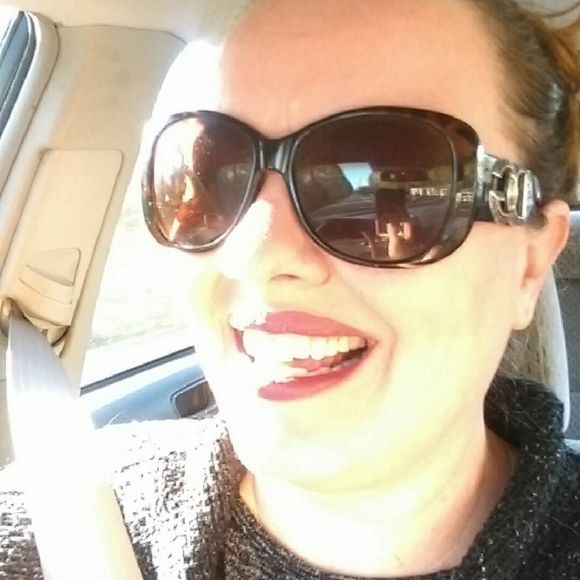 Meet your Posher, Gretchen - Picture 1 of 1