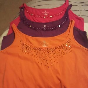 Detailed tank tops