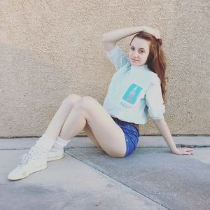 🌟 HP Vintage baby blue Coca Cola crop top
