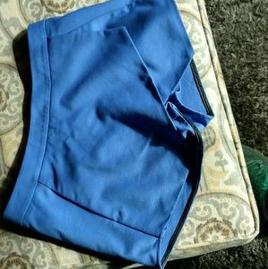 Cute skort! Great condition