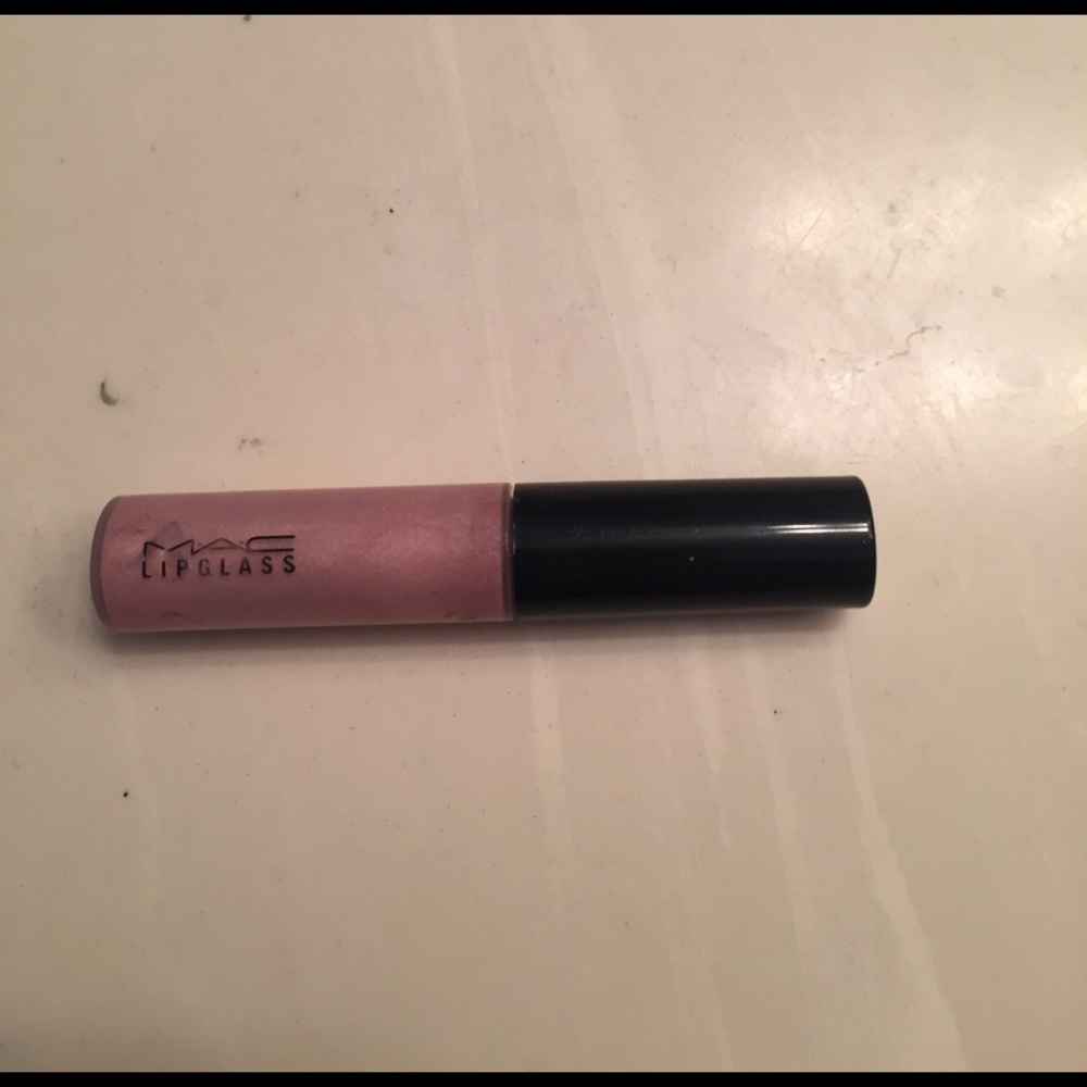 One MAC Lipglass!!