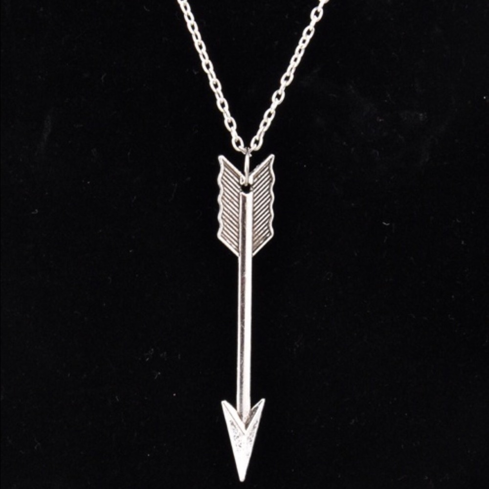 🌺 FASHION ARROW NECKLACE 🌺 - Picture 3 of 4