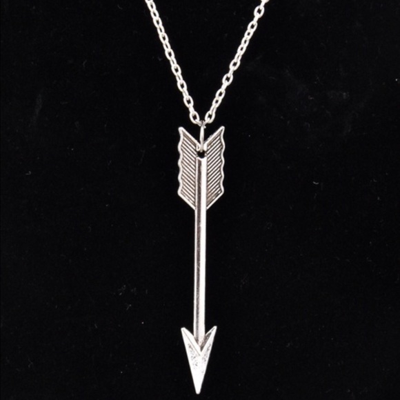 🌺 FASHION ARROW NECKLACE 🌺 - Picture 3 of 4