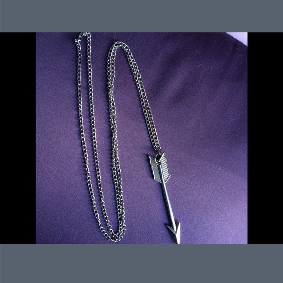 🌺 FASHION ARROW NECKLACE 🌺 - Picture 4 of 4