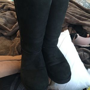 Black tall uggs