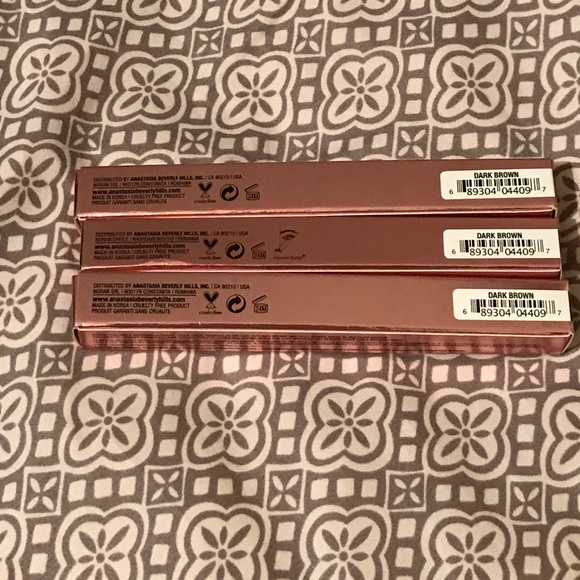NEW!💥 ANASTASIA BEVERLY HILLS BROW DEFINER - Picture 3 of 4