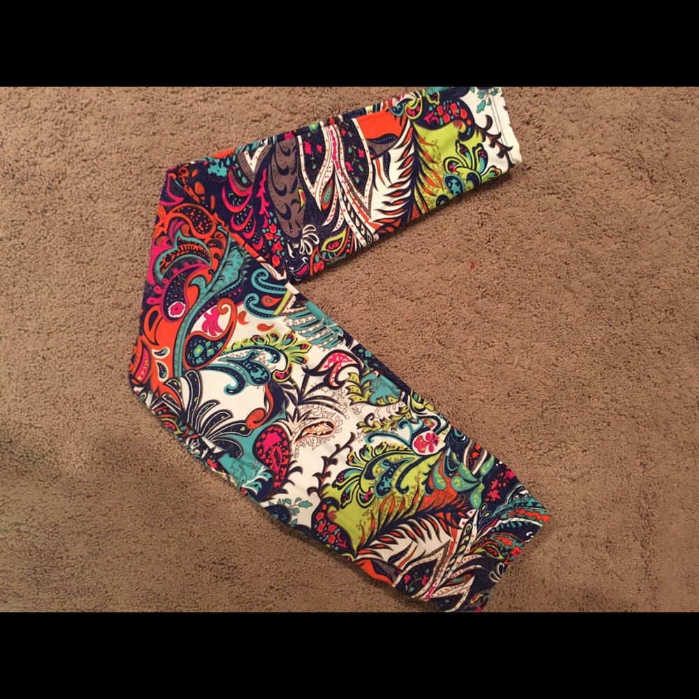 OS Paisley Leggings NWOT