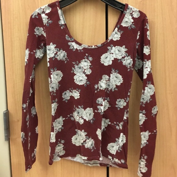 Floral maroon shirt - Picture 3 of 3