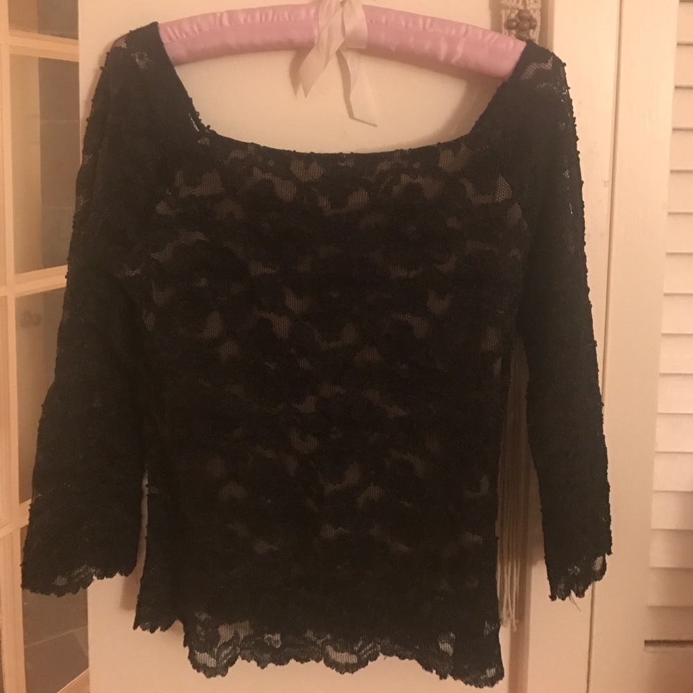 Bundle of 2 lace tops