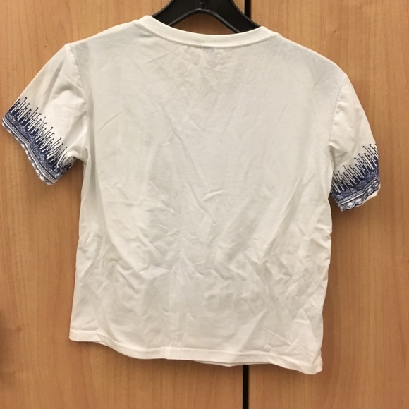 White and blue giraffe crop top - Picture 2 of 2