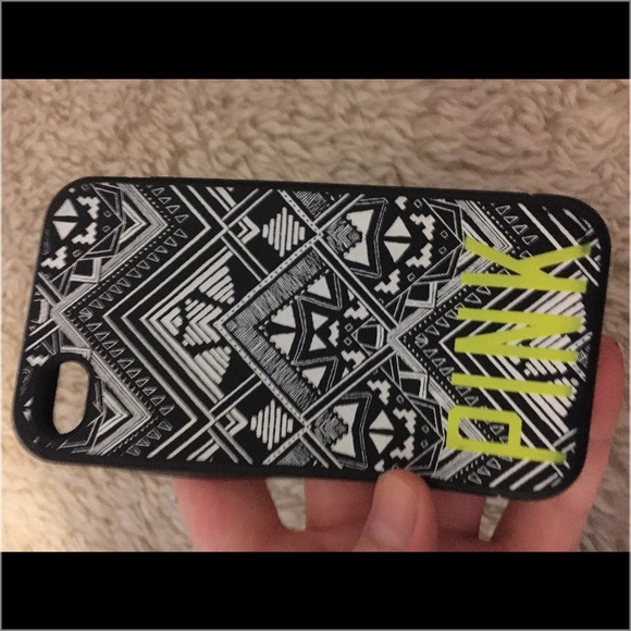 This is a pink flexible iPhone 4 case - Picture 1 of 2