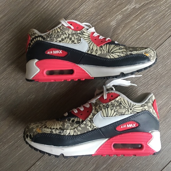 Nike Shoes - Women's Nike Air Max Custom design