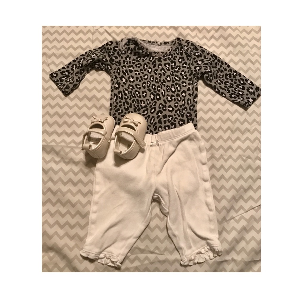 Carter's baby girl outfit