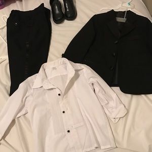 Tuxedo toddler size 3t