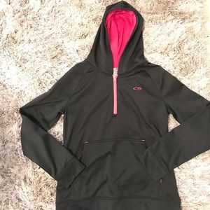 Black exercising sweater