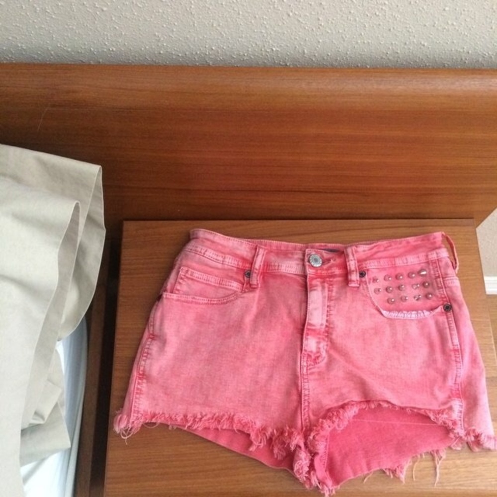 Kendall & Kylie hi rise shorts