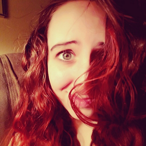 Meet your Posher, Mae - Picture 1 of 1